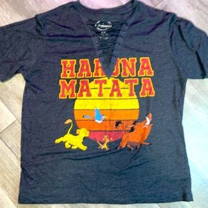 Disney T-shirt / XXL / grey V neck   / lion king